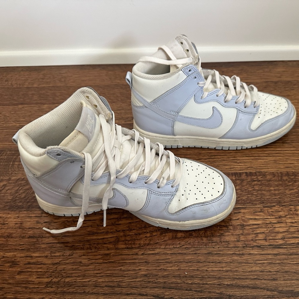 Nike High-Top Sneakers in White and periwinkle High Dunk